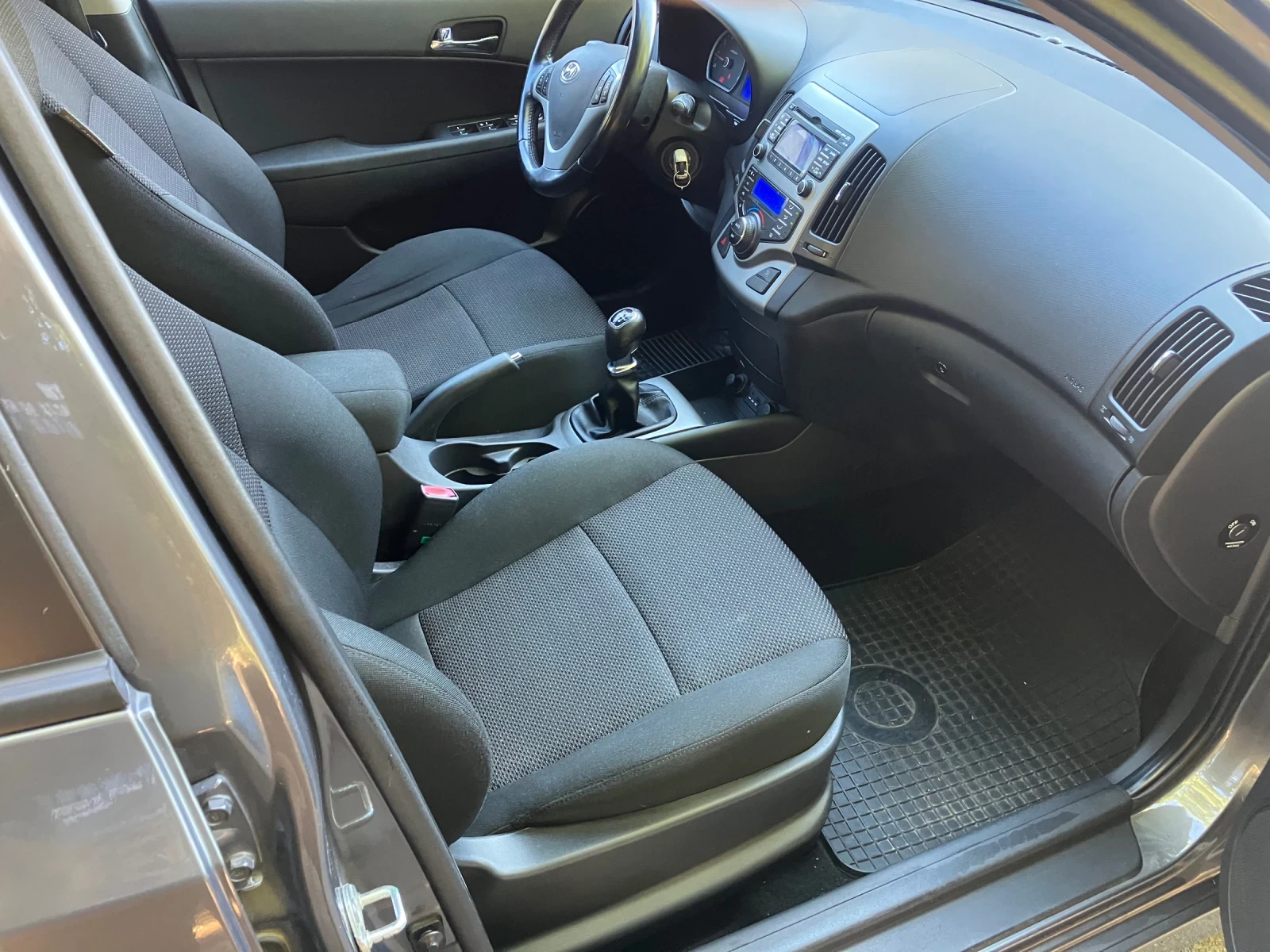 Hyundai I30 1.6/125к.с., снимка 8 - Автомобили и джипове - 56310010