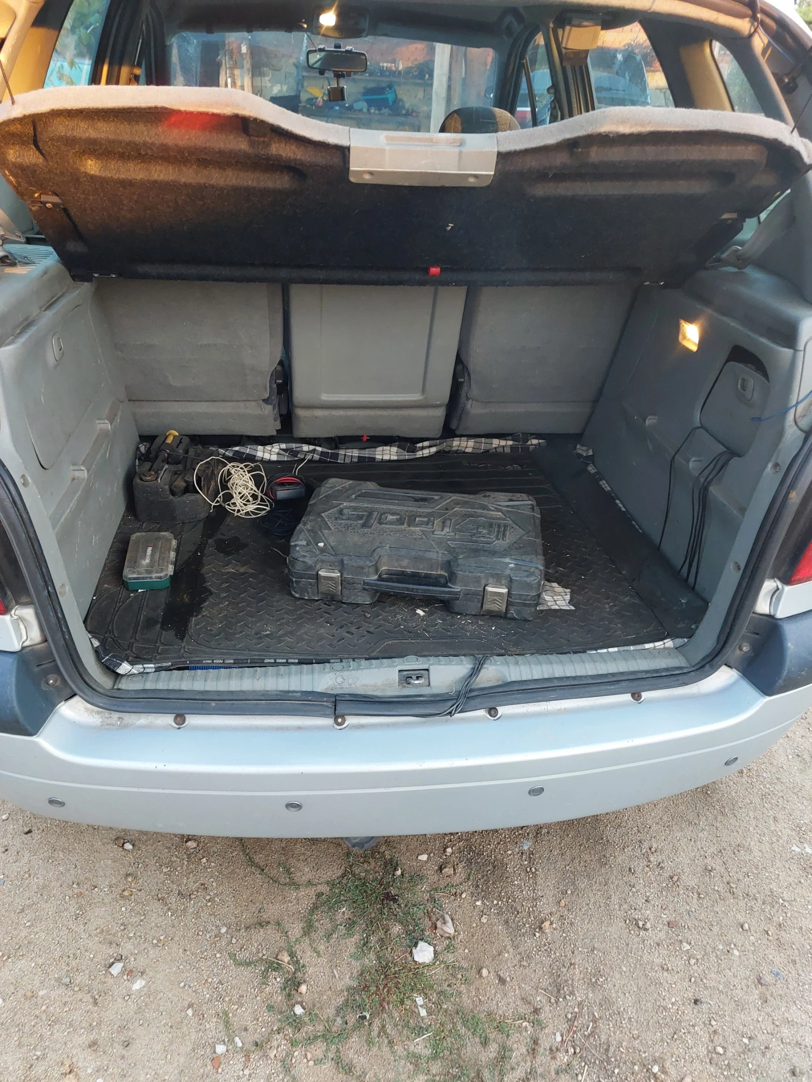 Renault Scenic 1.6-16V, снимка 5 - Автомобили и джипове - 56476148