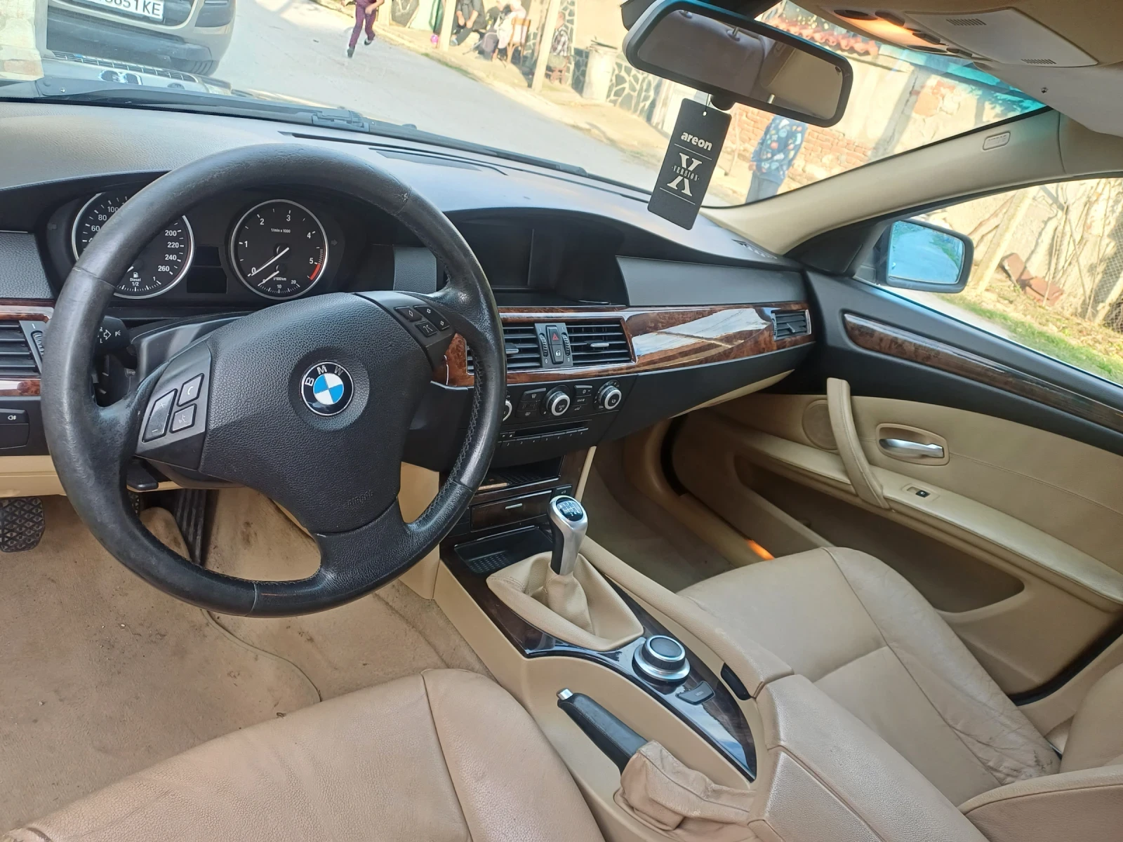 BMW 520, снимка 12 - Автомобили и джипове - 56647795