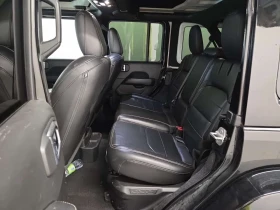 Jeep Wrangler UNLIMITED SAHARA / Carfax / Автокредит  , снимка 12