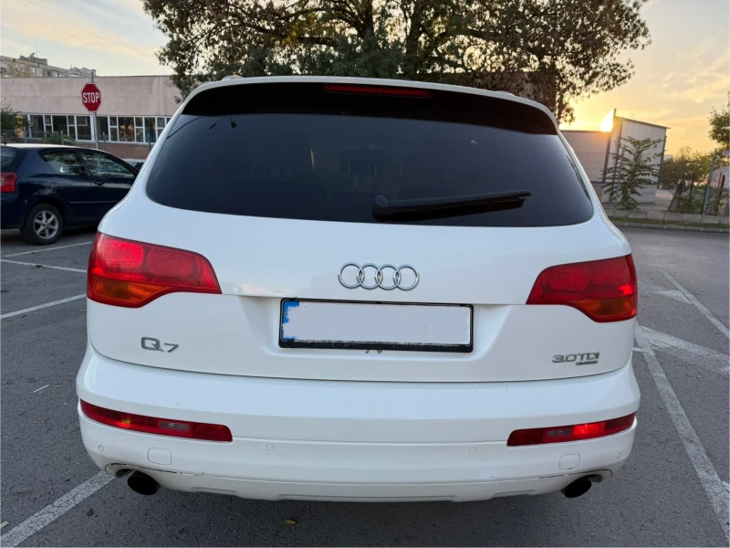 Audi Q7 3.0D* НА* ПРУЖИНИ* Снежно* Бял, снимка 8 - Автомобили и джипове - 47538312