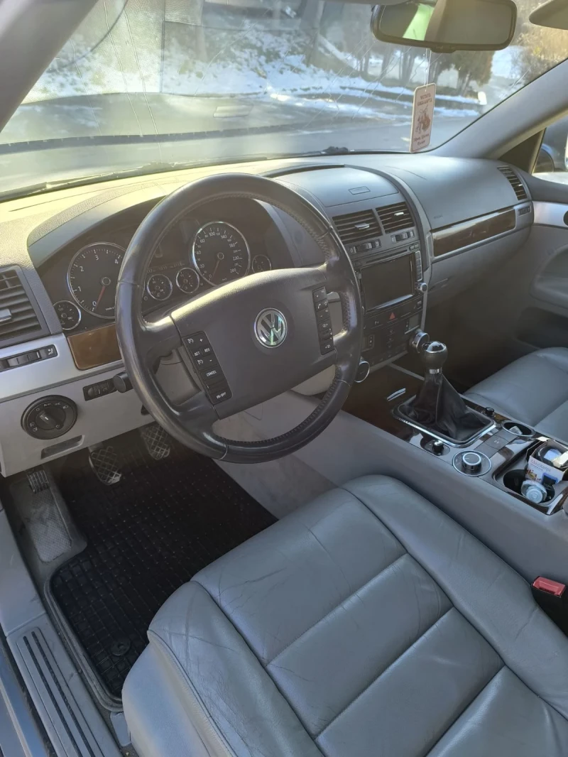 VW Touareg 2.5tdi, снимка 10 - Автомобили и джипове - 49255475