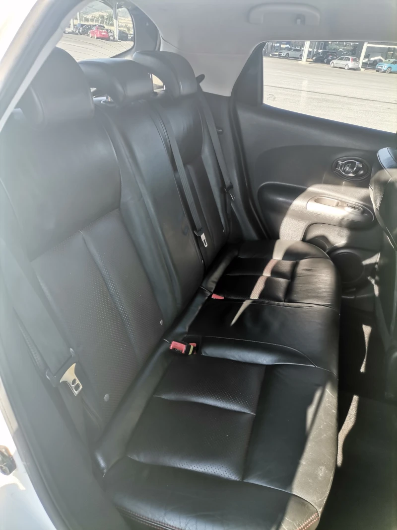 Nissan Juke 1.6i Avtomat, снимка 14 - Автомобили и джипове - 52697158