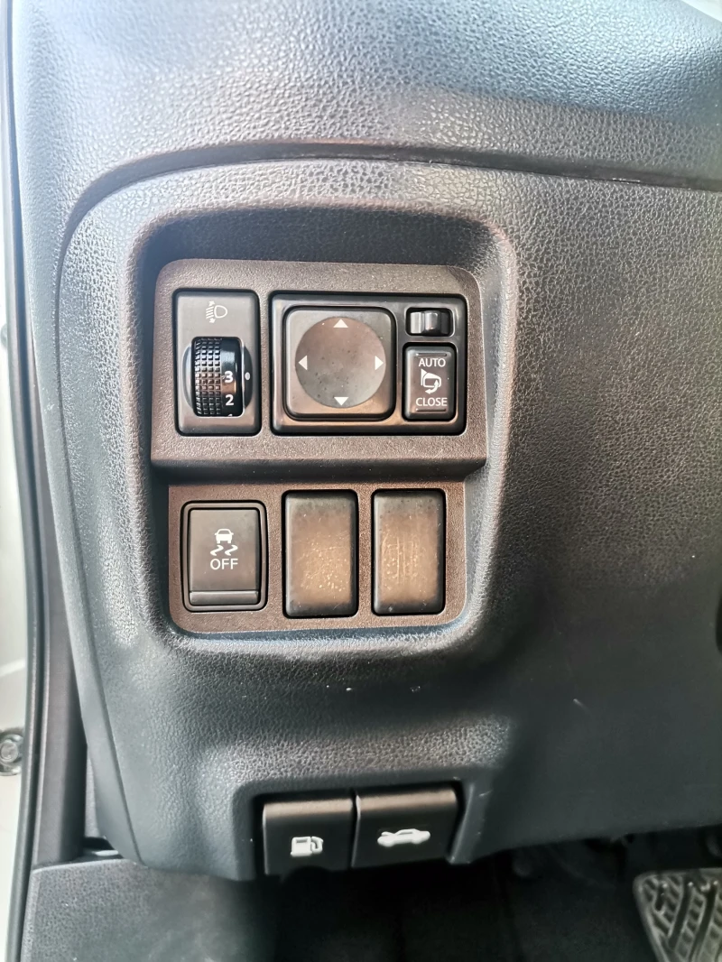 Nissan Juke 1.6i Avtomat, снимка 15 - Автомобили и джипове - 52697158