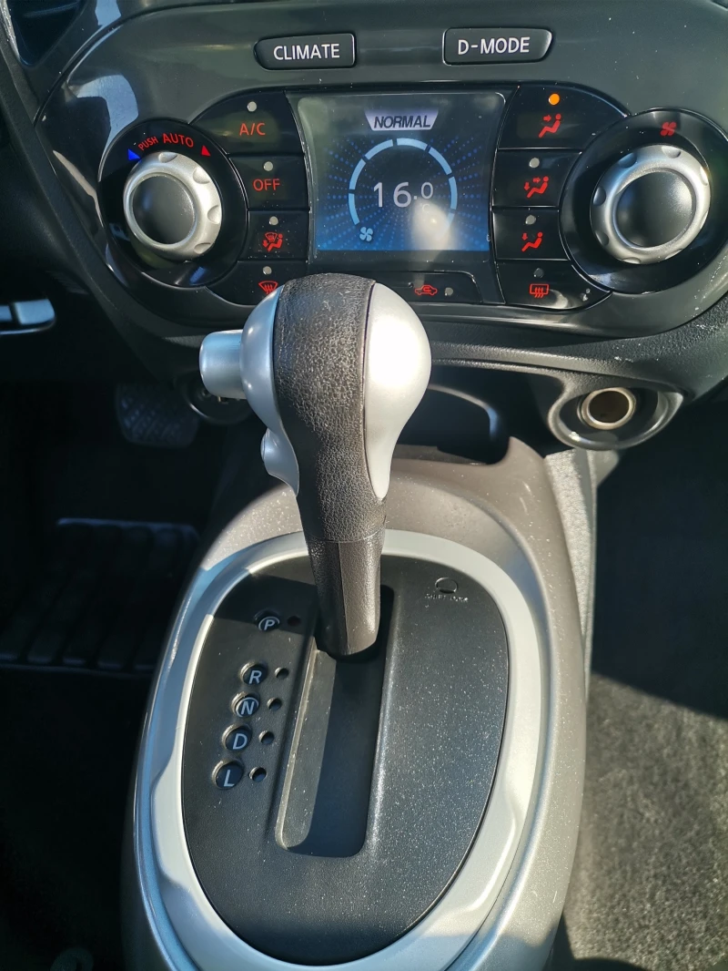 Nissan Juke 1.6i Avtomat, снимка 12 - Автомобили и джипове - 52697158