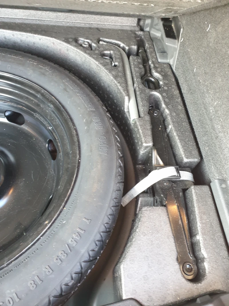 VW Tiguan TSI, снимка 16 - Автомобили и джипове - 52976159