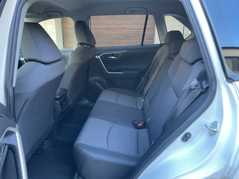 Toyota Rav4 2.0 AWD/4x4 CVT Executive- в Гаранция, снимка 12 - Автомобили и джипове - 53156039