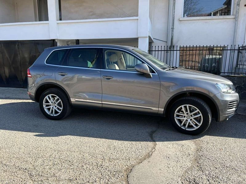 VW Touareg бензин/хибрид 3000куб 333к.с, снимка 4 - Автомобили и джипове - 47694252