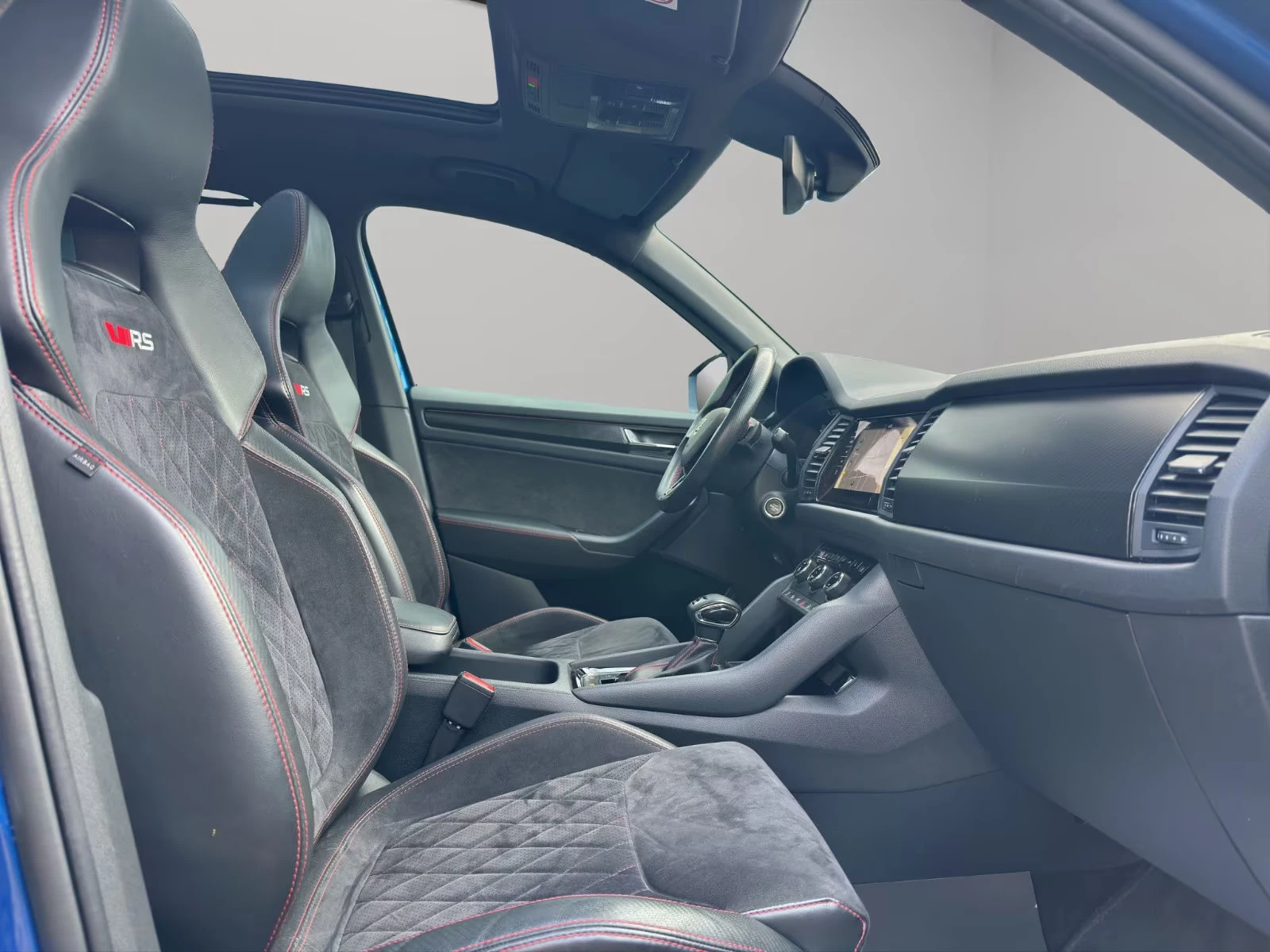 Skoda Kodiaq RS/239HP/4X4/PANO/360/LED/AMBIENT/155z, снимка 13 - Автомобили и джипове - 53825518