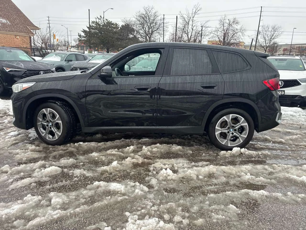 BMW X1 XDRIVE * ДИСТРОНИК* FULL M PACK* DIGITAL* ПАНОРАМА, снимка 3 - Автомобили и джипове - 53952465