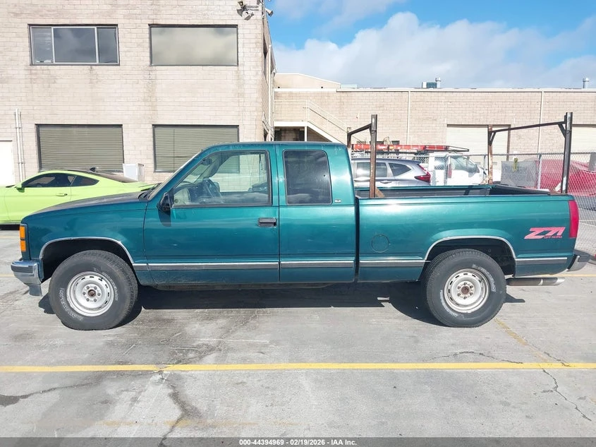 Gmc Sierra 5.7L V-8 255HP 4X4 Drive, снимка 13 - Автомобили и джипове - 53978255