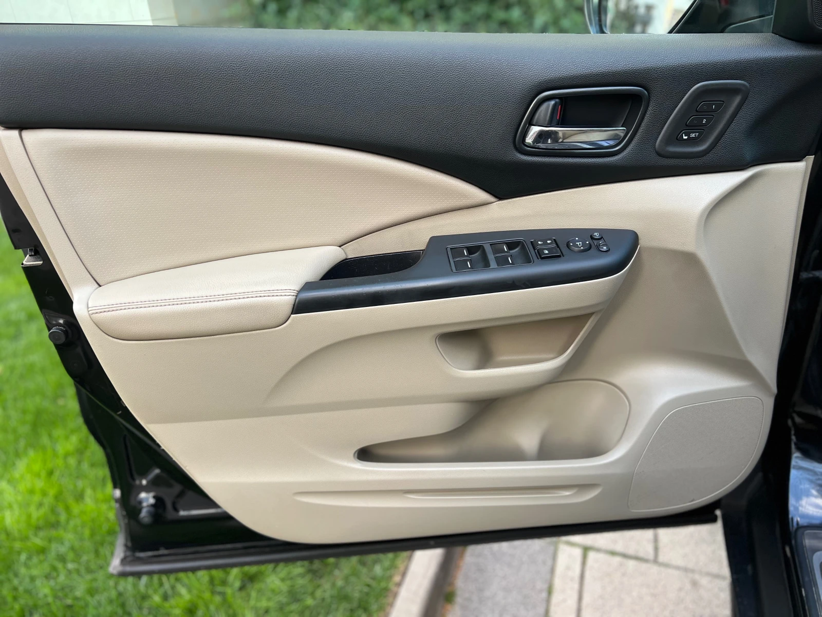 Honda Cr-v 2.2 I-DTEC 150hp 4x4 EXECUTIVE КОЖА NAVI CAMERA, снимка 13 - Автомобили и джипове - 54172945