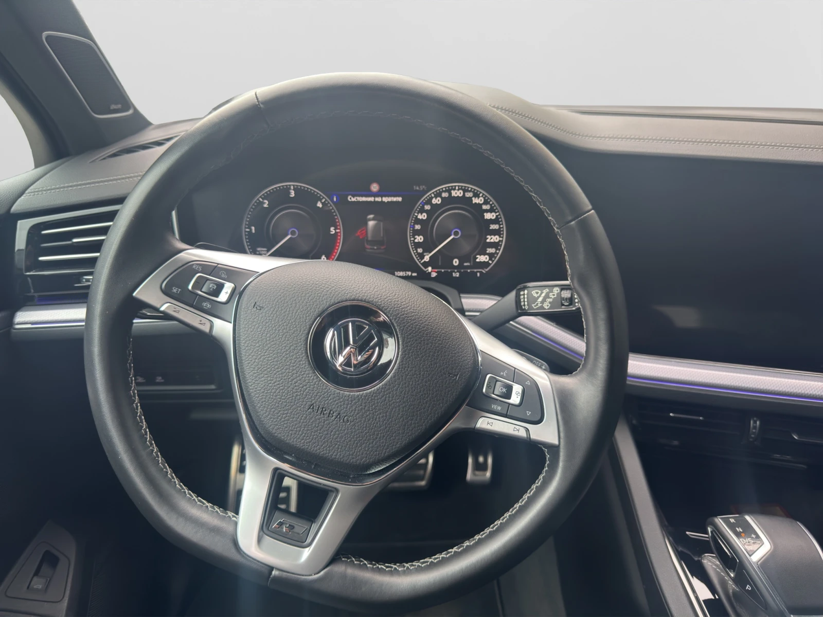 VW Touareg, снимка 7 - Автомобили и джипове - 54331811