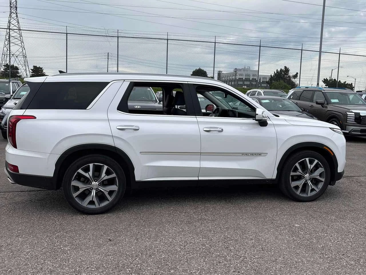 Hyundai Palisade * Luxury * CARFAX * DIS * ОБДУХВАНЕ * LANE ASSIST, снимка 3 - Автомобили и джипове - 54597916