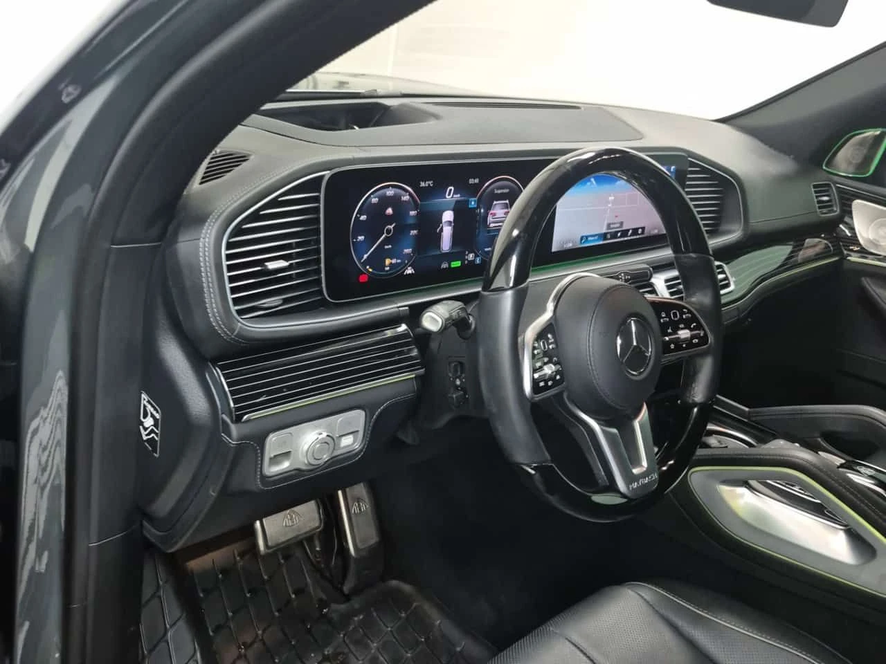 Mercedes-Benz GLS 600 * MAYBACH * CARFAX * ОПЦИЯ ЗА ФИНАНСИРАНЕ * , снимка 9 - Автомобили и джипове - 55347820
