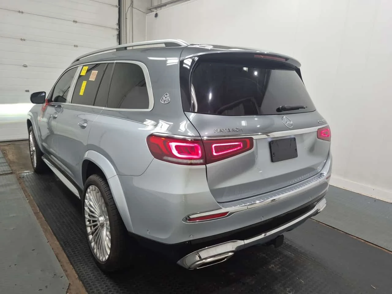 Mercedes-Benz GLS 600 * MAYBACH * CARFAX * ОПЦИЯ ЗА ФИНАНСИРАНЕ * , снимка 4 - Автомобили и джипове - 55347820