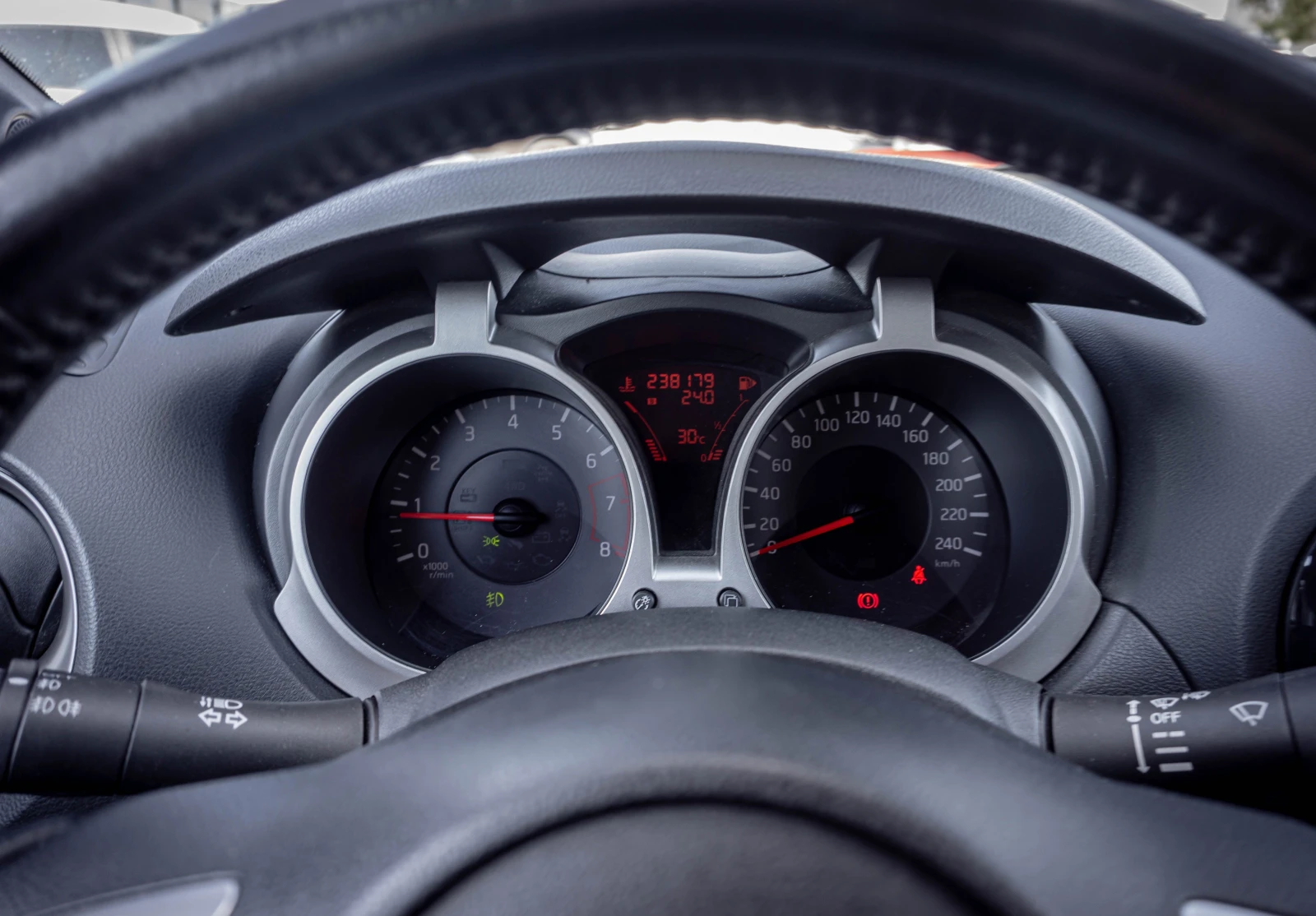 Nissan Juke 1.6 бензин ТОП! С ГАРАНЦИЯ! , снимка 16 - Автомобили и джипове - 55530417