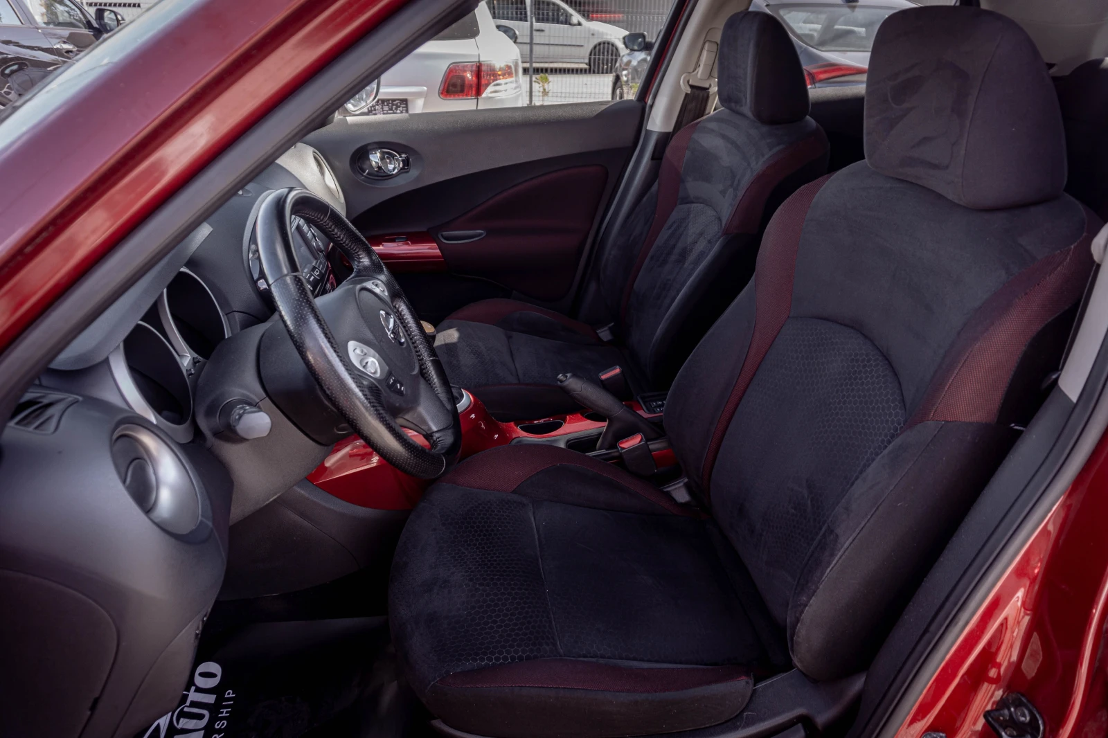 Nissan Juke 1.6 бензин ТОП! С ГАРАНЦИЯ! , снимка 9 - Автомобили и джипове - 55530417
