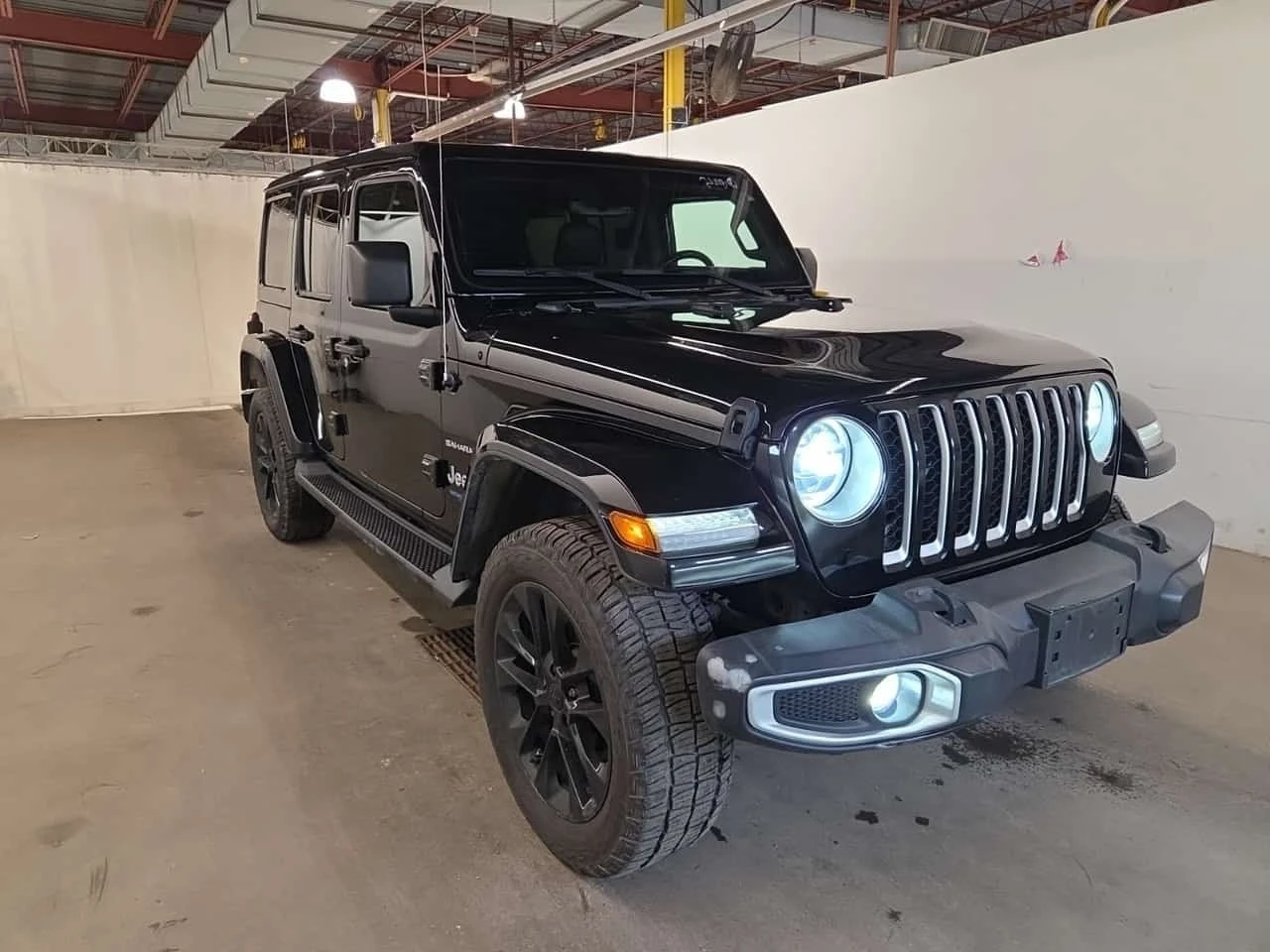 Jeep Wrangler UNLIMITED SAHARA / Carfax / Автокредит  , снимка 2 - Автомобили и джипове - 56323664