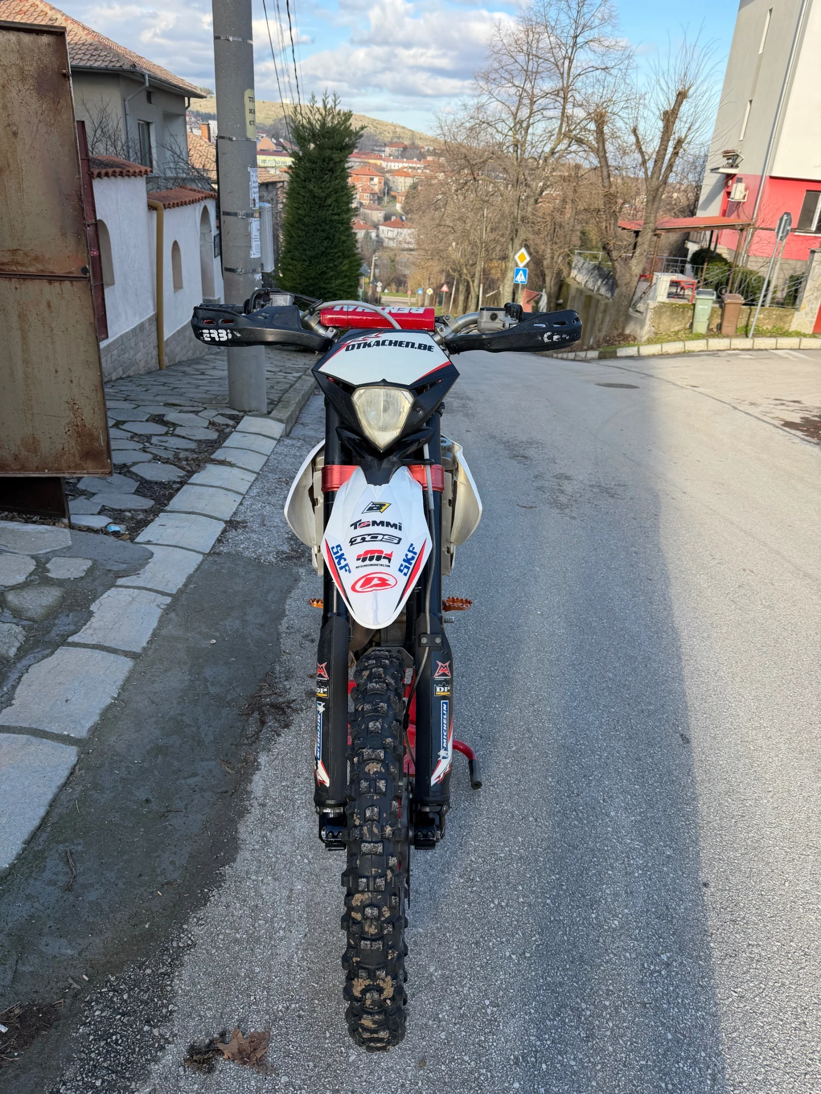 Beta Rr | Mobile.bg � ����������� 1