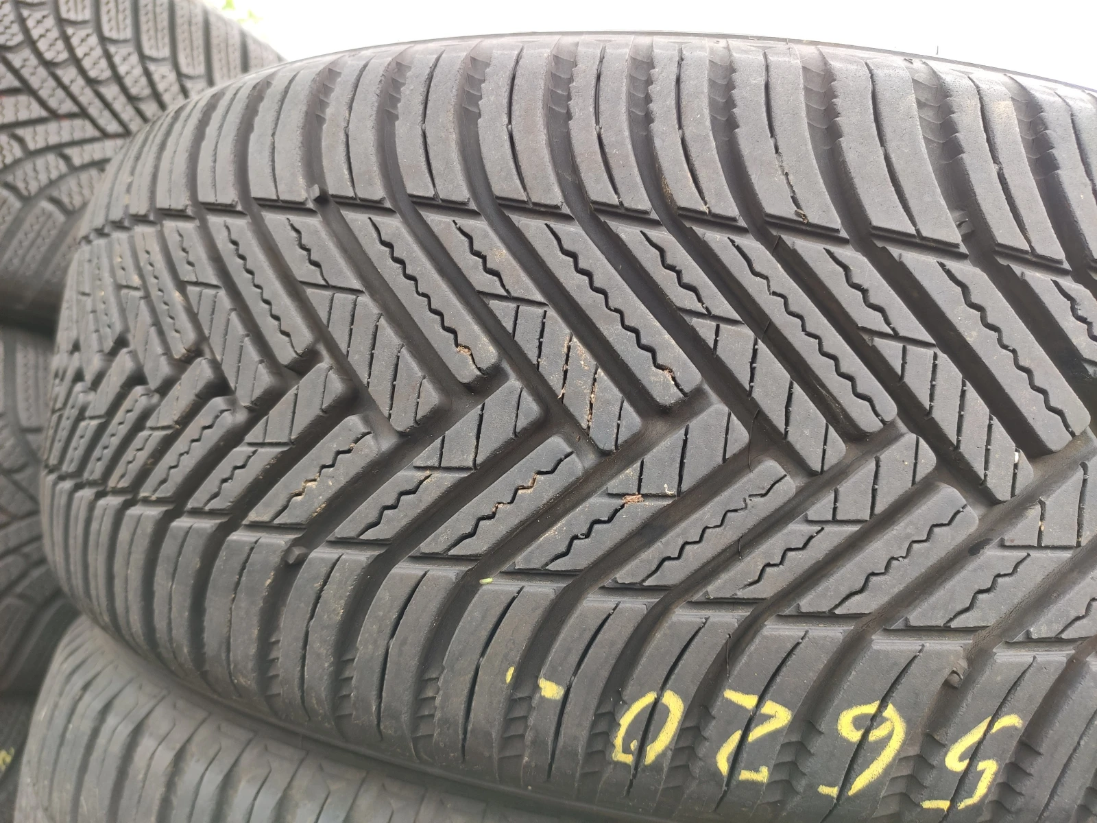 Гуми Всесезонни 205/55R17, снимка 2 - Гуми и джанти - 55485969