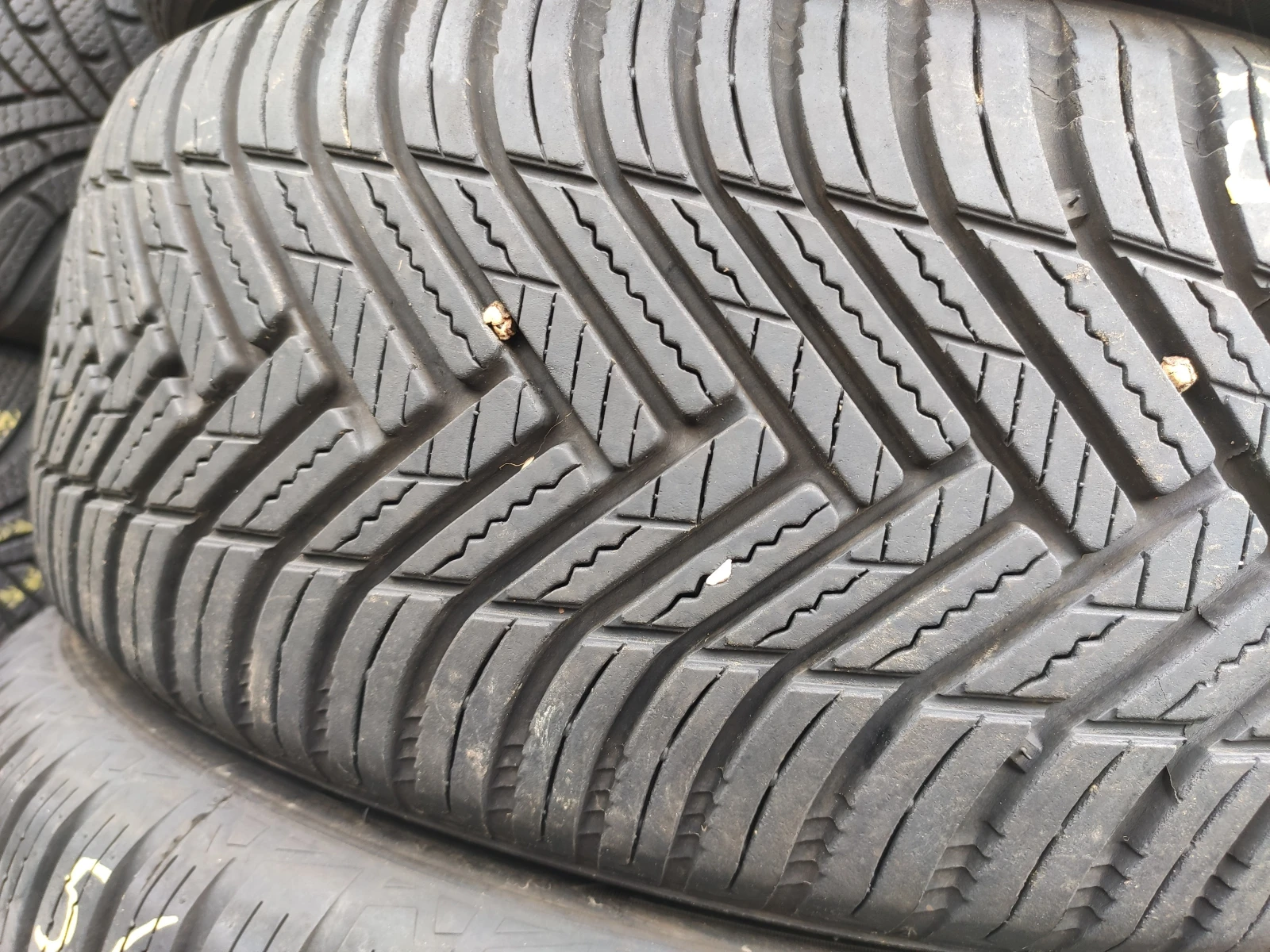 Гуми Всесезонни 205/55R17
