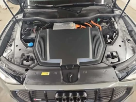 Audi E-Tron * PROGRESSIV * ПОДГРЕВ * ПАНОРАМА * 2 КЛЮЧА, снимка 17
