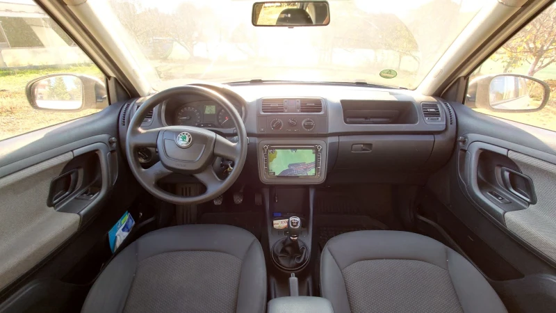 Skoda Fabia 1.6 TDI, снимка 8 - Автомобили и джипове - 47927788