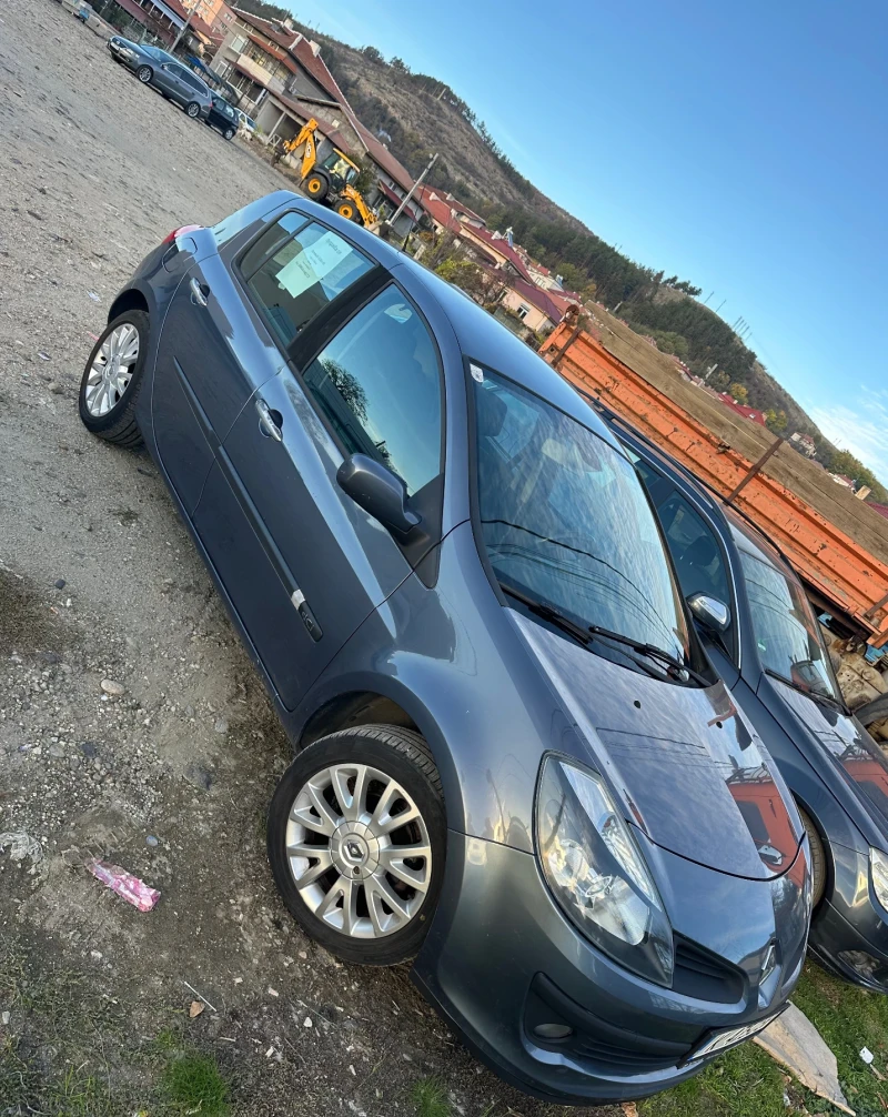 Renault Clio 1.5 DCI, снимка 3 - Автомобили и джипове - 52291045