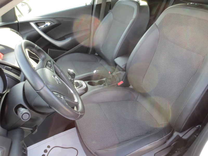 Opel Astra 1.4 i* TURBO* , снимка 10 - Автомобили и джипове - 52401044