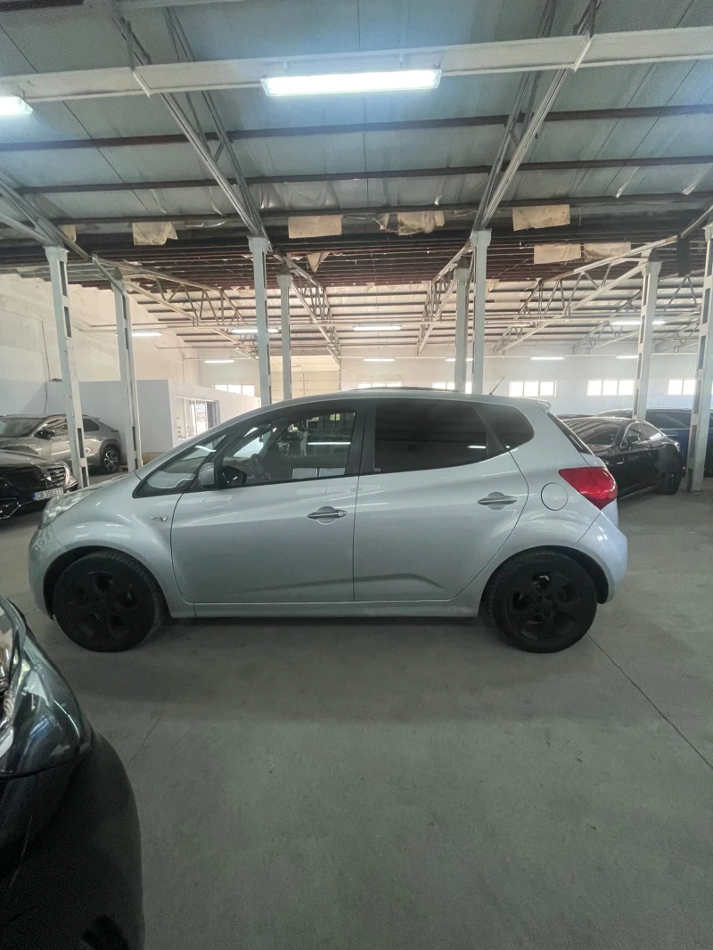 Kia Venga 1.4/LPG/ОБСЛУЖЕНА!!!, снимка 8 - Автомобили и джипове - 52855330