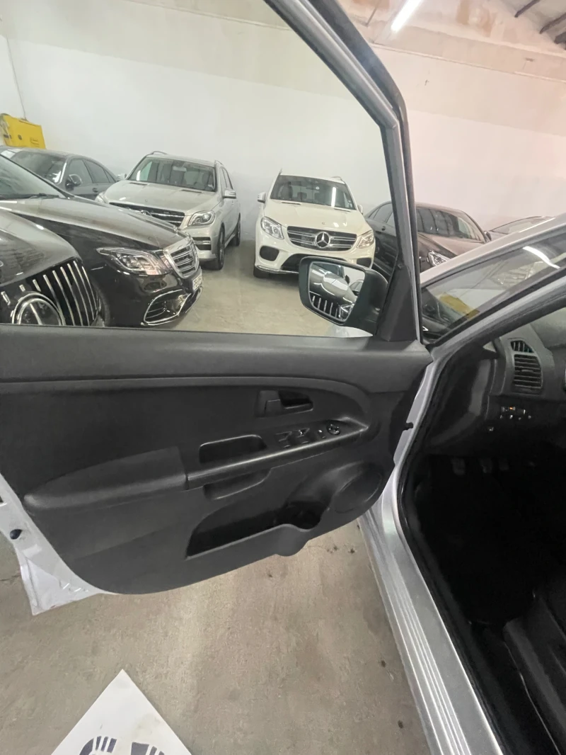 Kia Venga 1.4/LPG/ОБСЛУЖЕНА!!!, снимка 16 - Автомобили и джипове - 52855330