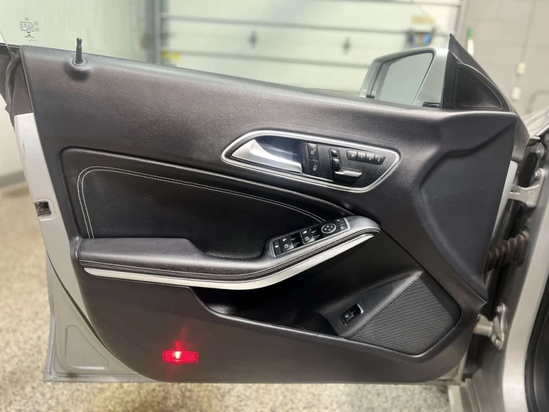 Mercedes-Benz CLA * CLA250 4M * CARFAX * ЦЕНА ДО БГ, снимка 16 - Автомобили и джипове - 53055957