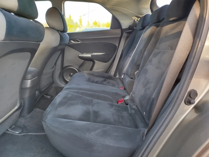 Honda Civic 1.4i sport EURO4, снимка 11 - Автомобили и джипове - 53512022