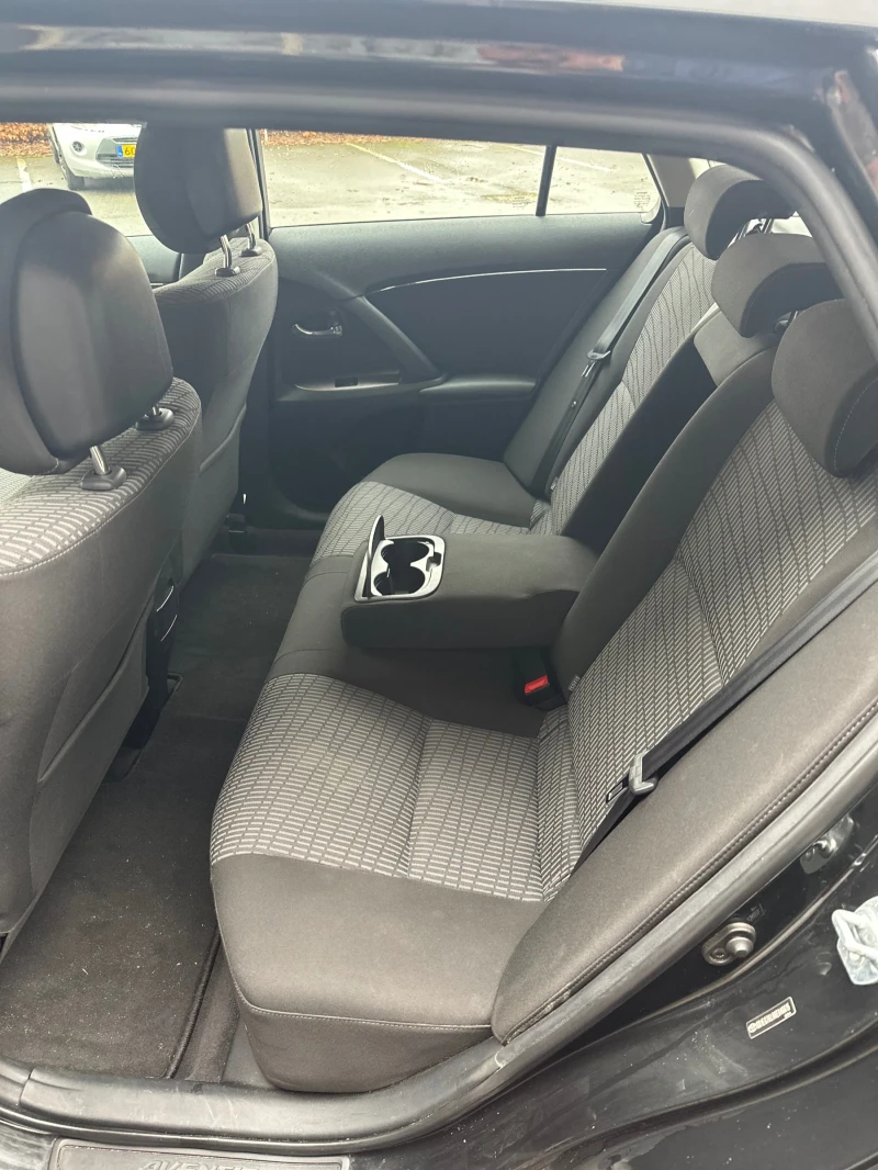 Toyota Avensis 1.8 VVTi Business , снимка 10 - Автомобили и джипове - 53574495