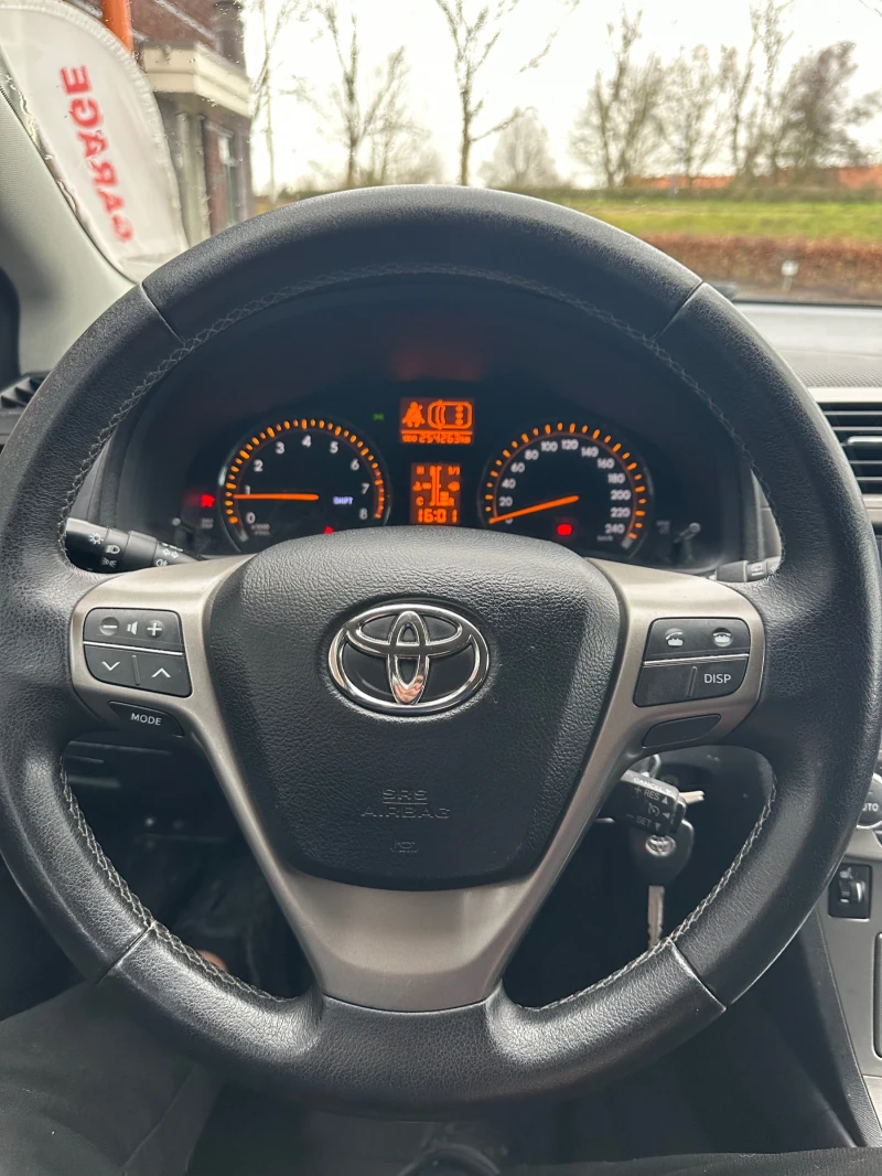 Toyota Avensis 1.8 VVTi Business , снимка 12 - Автомобили и джипове - 53574495