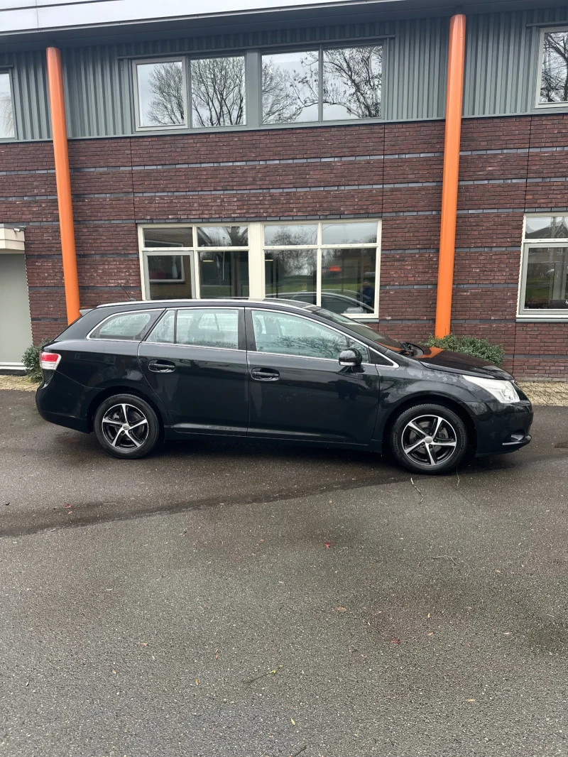 Toyota Avensis 1.8 VVTi Business , снимка 3 - Автомобили и джипове - 53574495