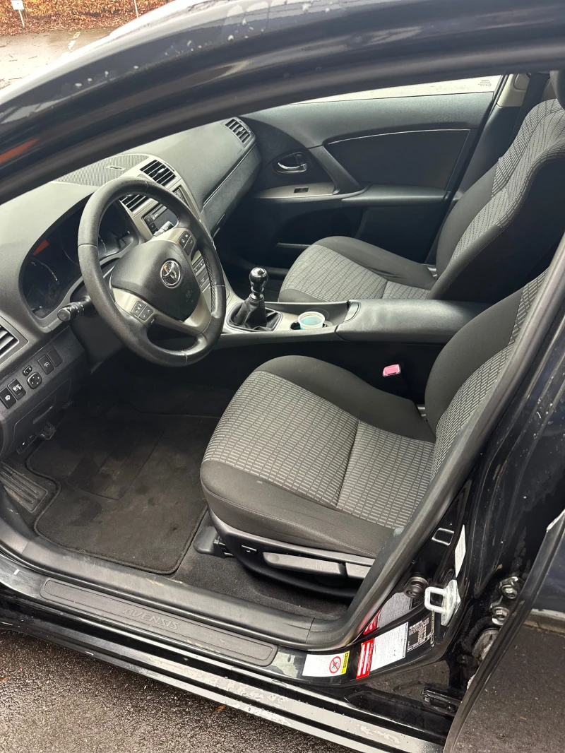 Toyota Avensis 1.8 VVTi Business , снимка 9 - Автомобили и джипове - 53574495