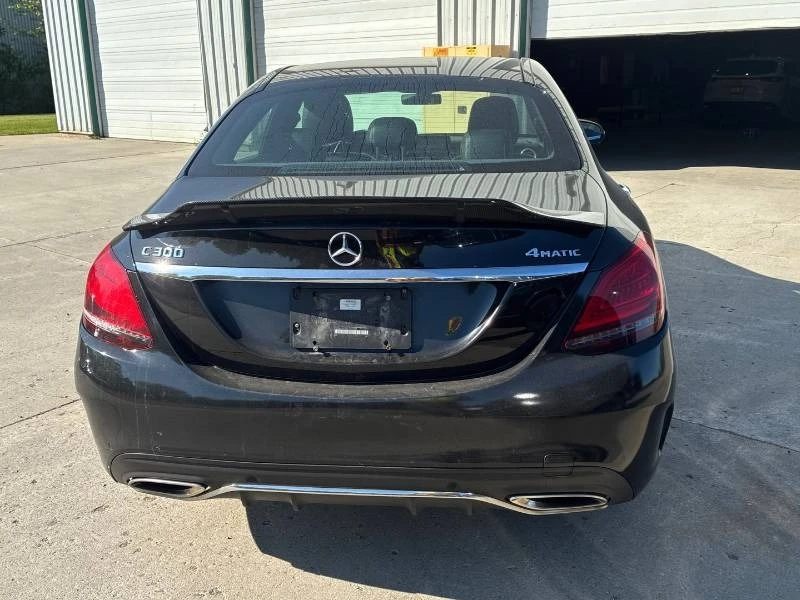 Mercedes-Benz C 300 * 4MATIC * PANO * ПОДГРЕВ * ПАМЕТ * 2 КЛЮЧА, снимка 6 - Автомобили и джипове - 54841636