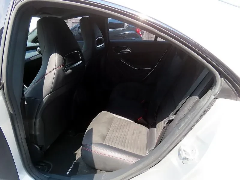 Mercedes-Benz CLA 250 4Matic Amg Line, снимка 6 - Автомобили и джипове - 55037924
