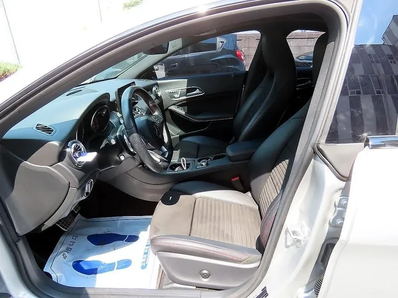 Mercedes-Benz CLA 250 4Matic Amg Line, снимка 5 - Автомобили и джипове - 55037924