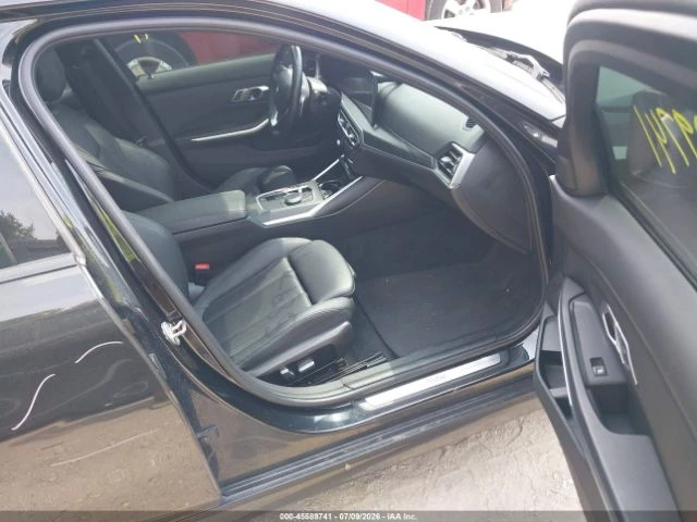 BMW 330 * xDrive* КОЖА* ПОДГРЕВ* ШИБИДАХ* КАМЕРА* , снимка 5 - Автомобили и джипове - 55452285
