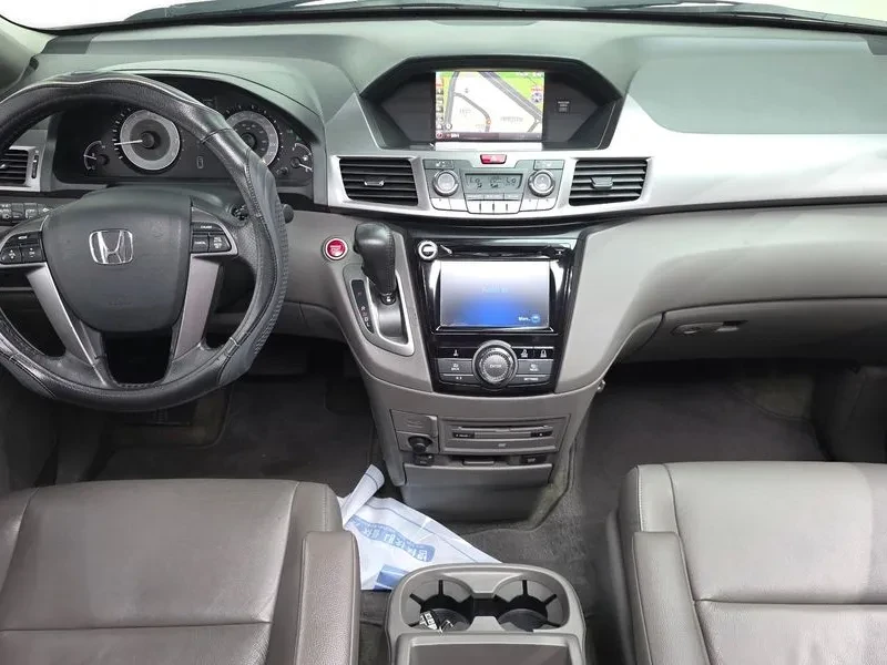 Honda Odyssey 3.5 Бензин, снимка 3 - Автомобили и джипове - 55492299