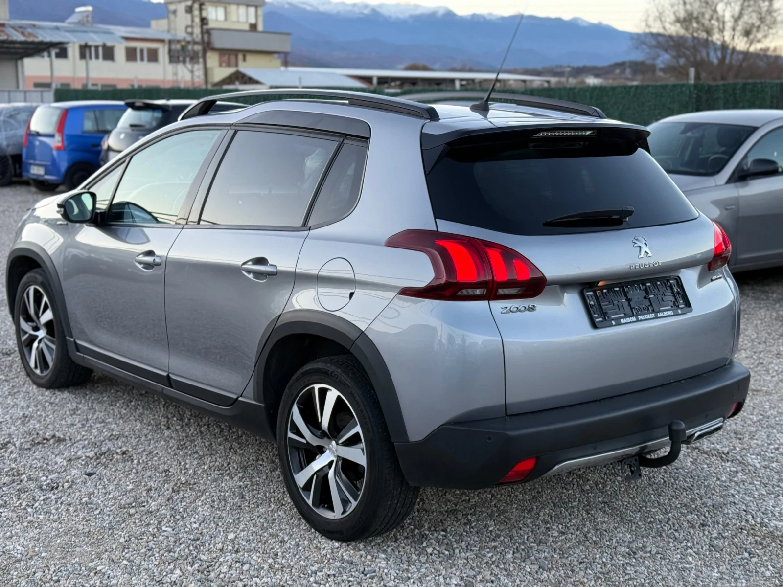 Peugeot 2008 1.6d 120hp GT-Line NAVI EVRO6 - изображение 4