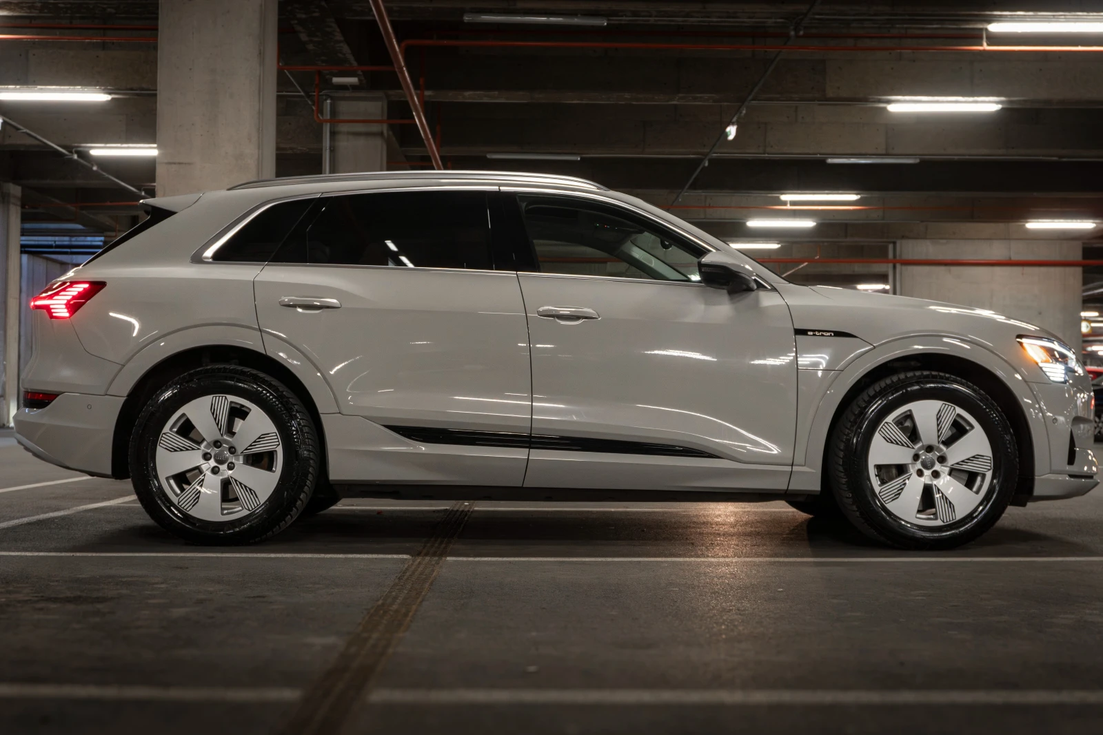 Audi E-Tron 55 ETRON - изображение 3