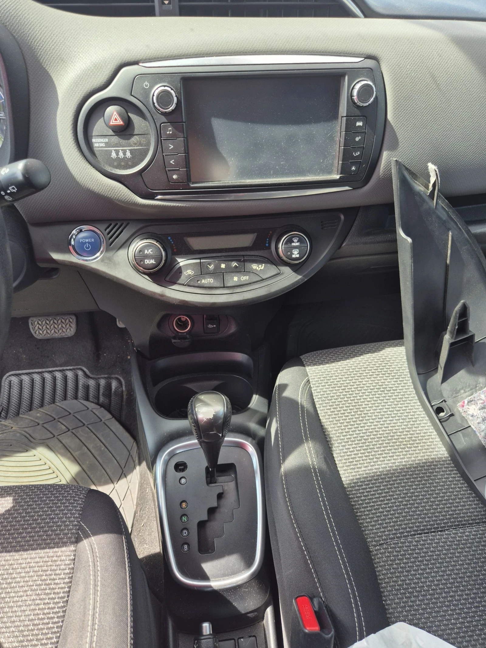 Toyota Yaris 1.5 хибрид, АВТОМАТ, ЕВРО 6 - изображение 9