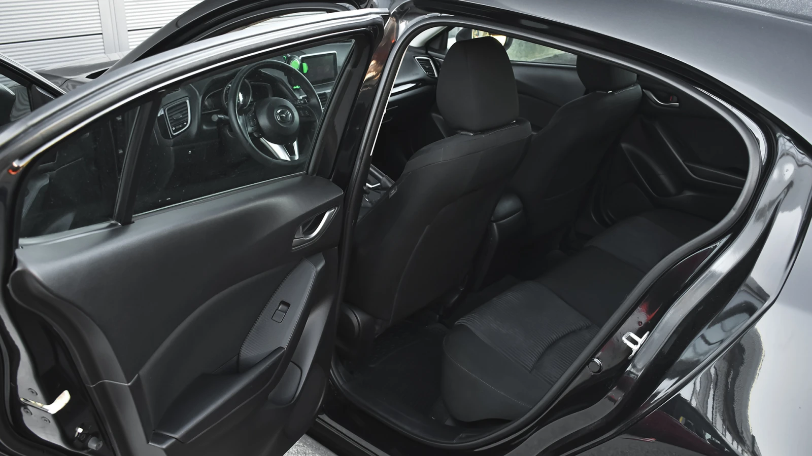 Mazda 3 Hatchback 2.0 SKYACTIV-G Automatic - изображение 9