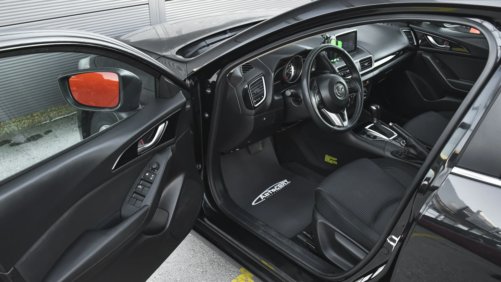 Mazda 3 Hatchback 2.0 SKYACTIV-G Automatic - изображение 8