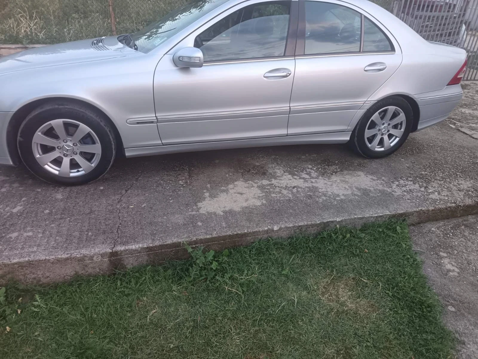 Mercedes-Benz C 220  - изображение 2