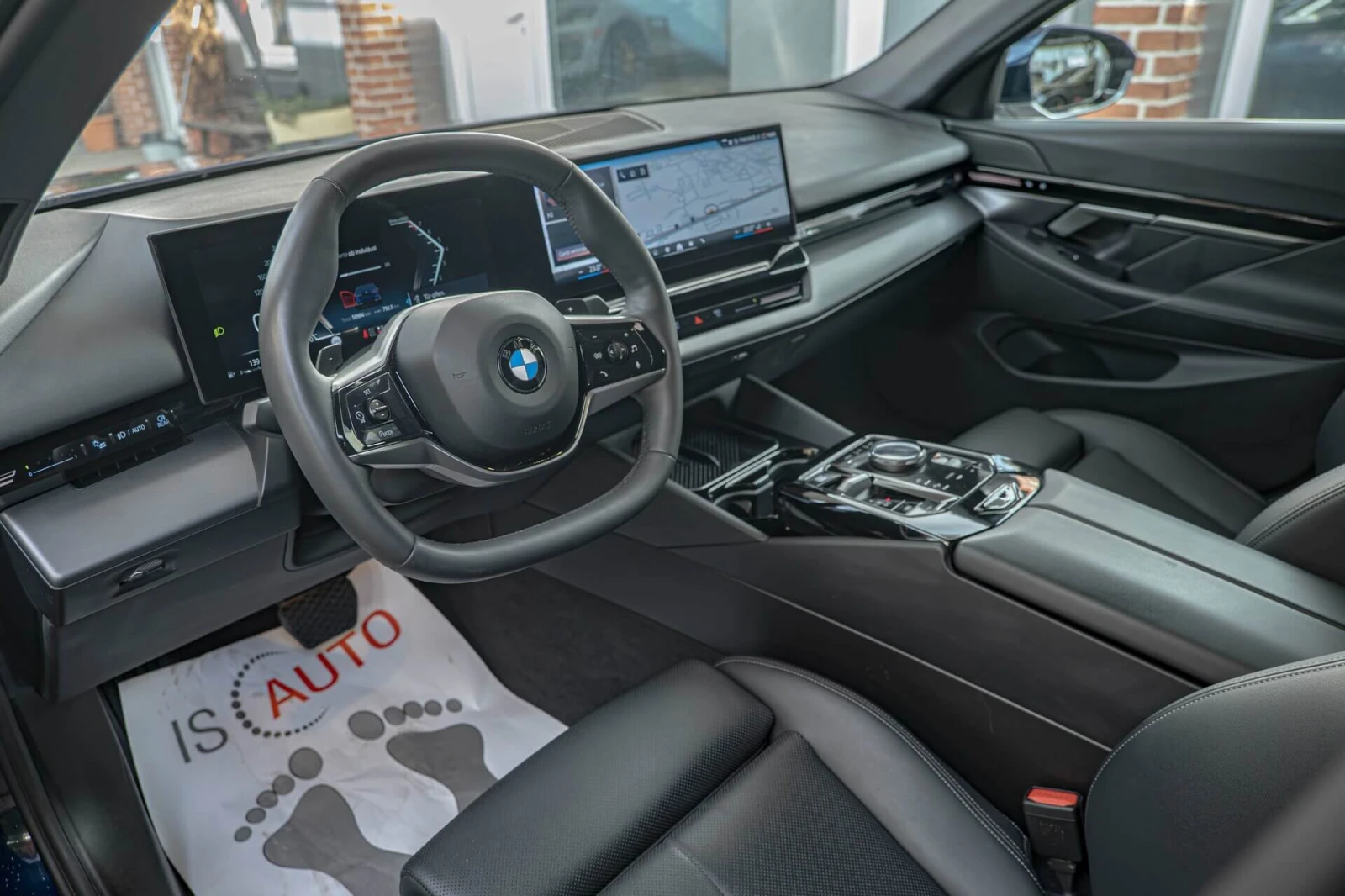 BMW 520 Individual/Подгрев/Ambient/PC-iBrake/Active Guard/, снимка 7 - Автомобили и джипове - 54034194